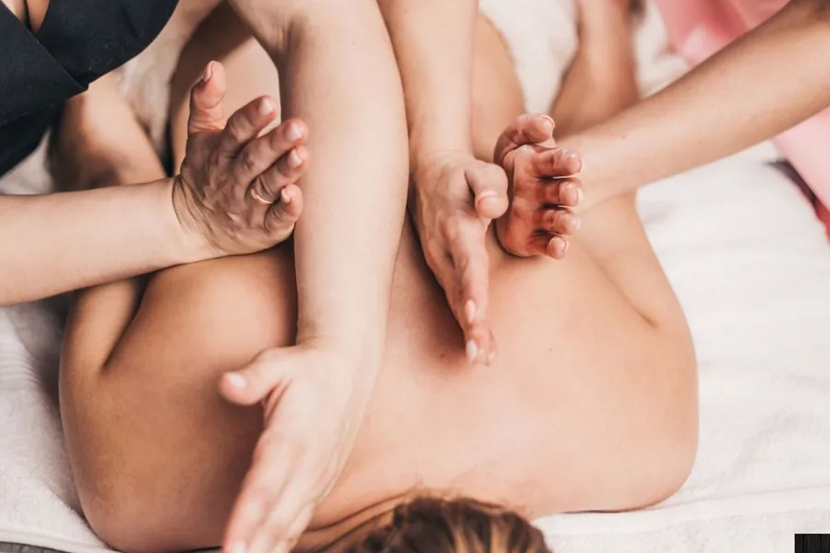 Four hand massage in calangute goa